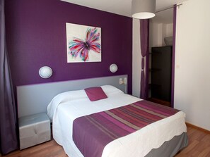 Chambre Confort Double ou avec lits jumeaux | Bureau, chambres insonorisées, Wi-Fi gratuit
