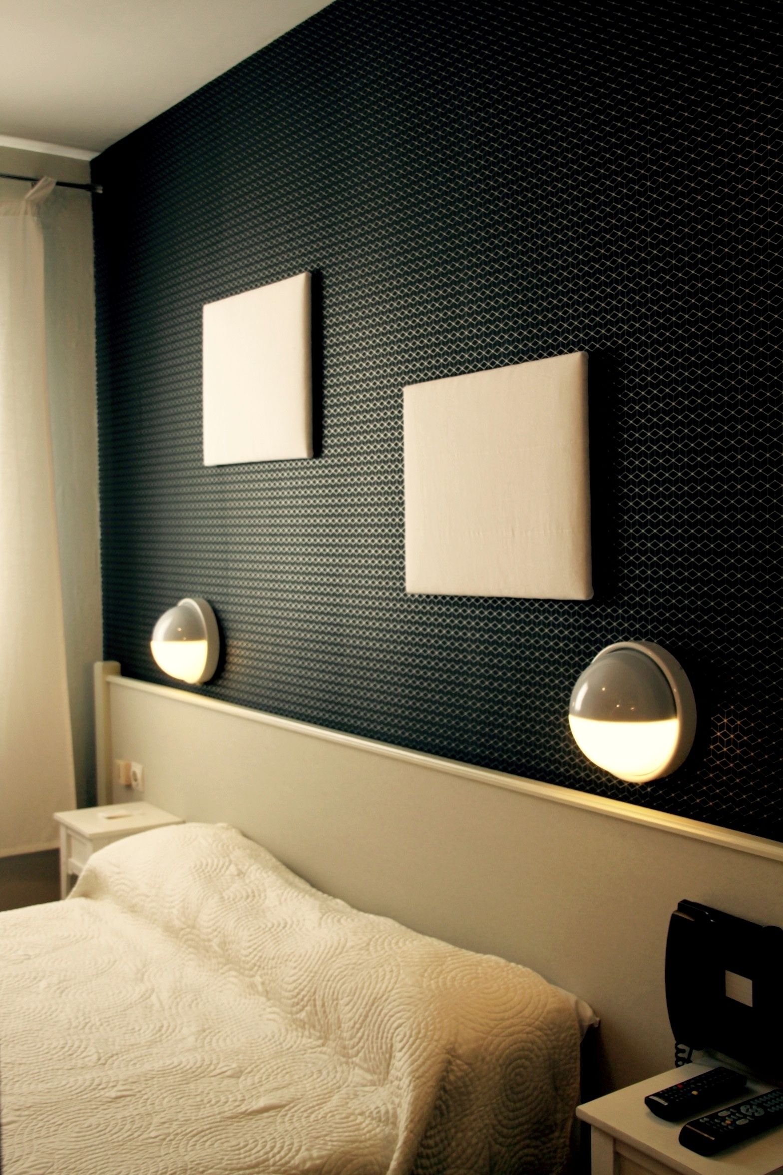 مكتب وتجهيزات عازلة للصوت وواي فاي مجانًا