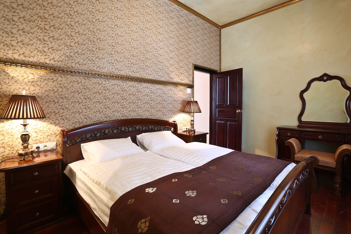 Superior Apartment, 1 Bedroom, Park View, Mezzanine | Premium bedding, minibar, in-room safe, desk