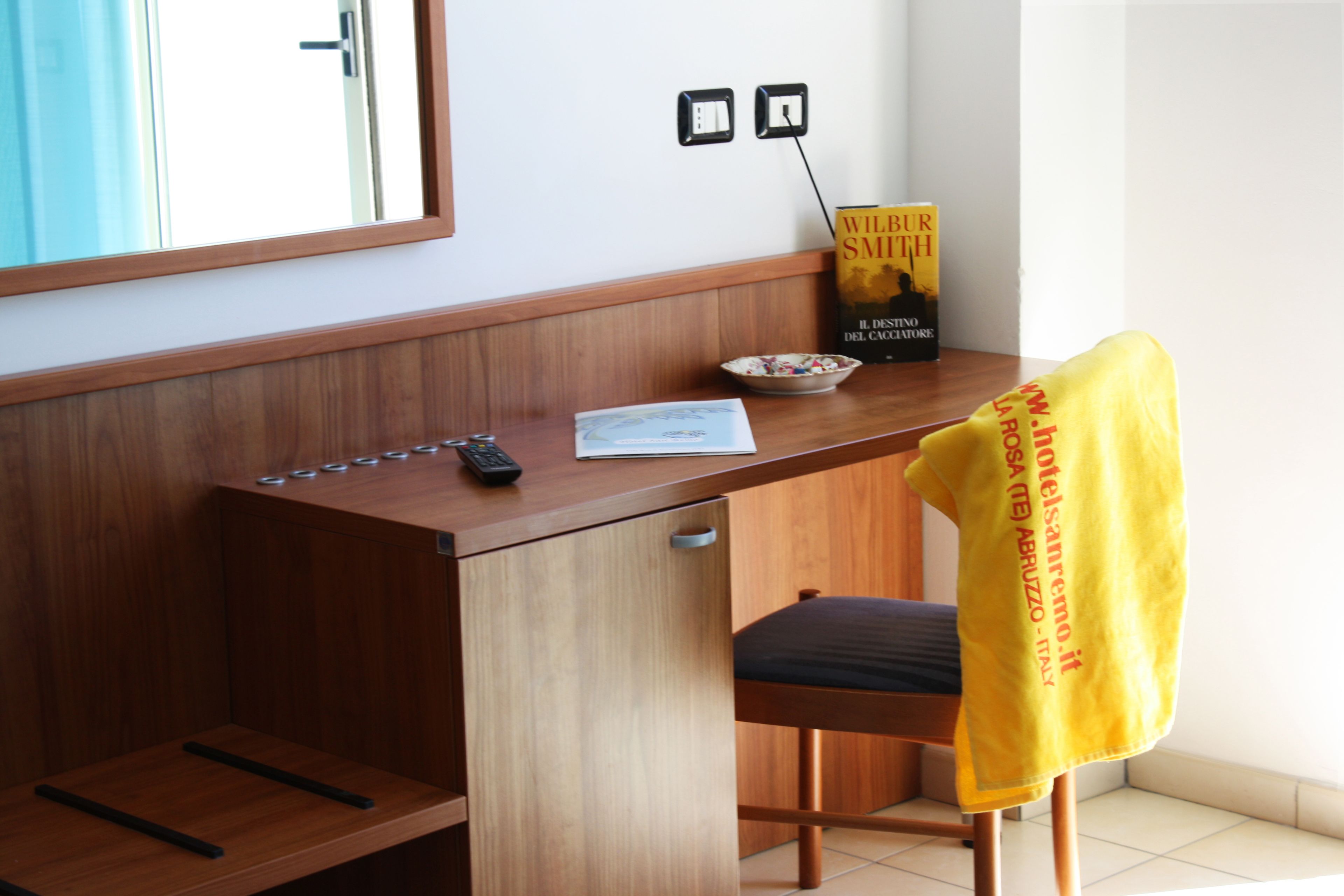 1 bedroom, in-room safe, individually decorated, individually furnished