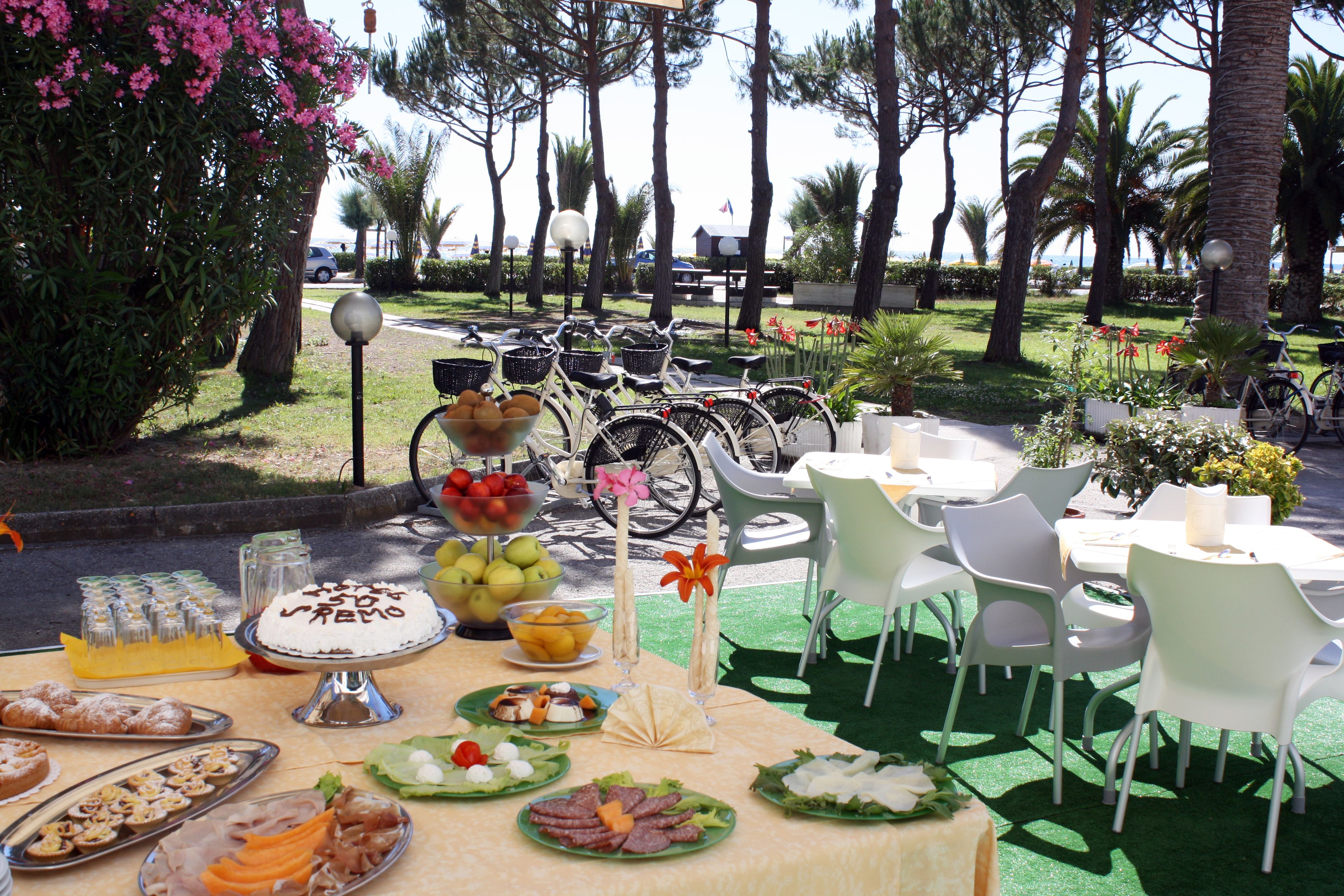 lunch and dinner served, regional cuisine