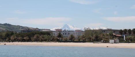 Beach nearby, sun-loungers, beach umbrellas