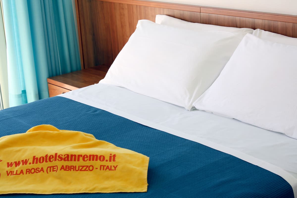 1 bedroom, in-room safe, individually decorated, individually furnished