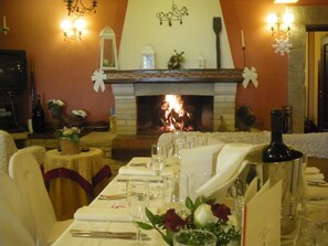 Lunch and dinner served, Regional cuisine