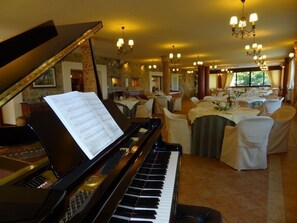 Mittagessen und Abendessen, regionale Küche