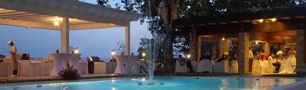 Seasonal outdoor pool