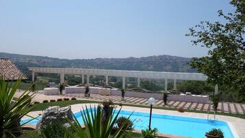 Seasonal outdoor pool