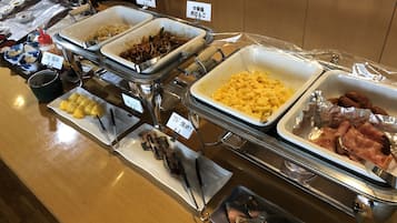 Desayuno japonés (JPY 660 por persona)