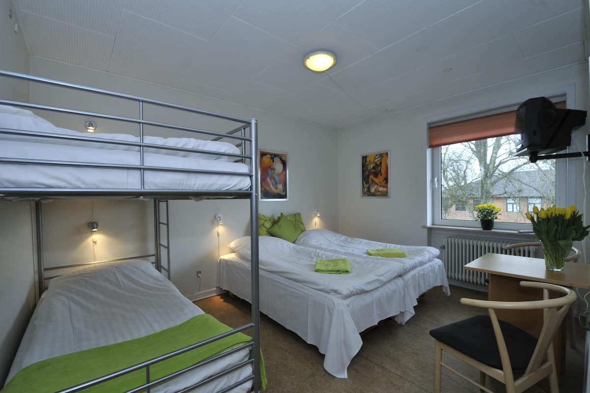Blackout curtains, cots/infant beds, free WiFi, bed sheets