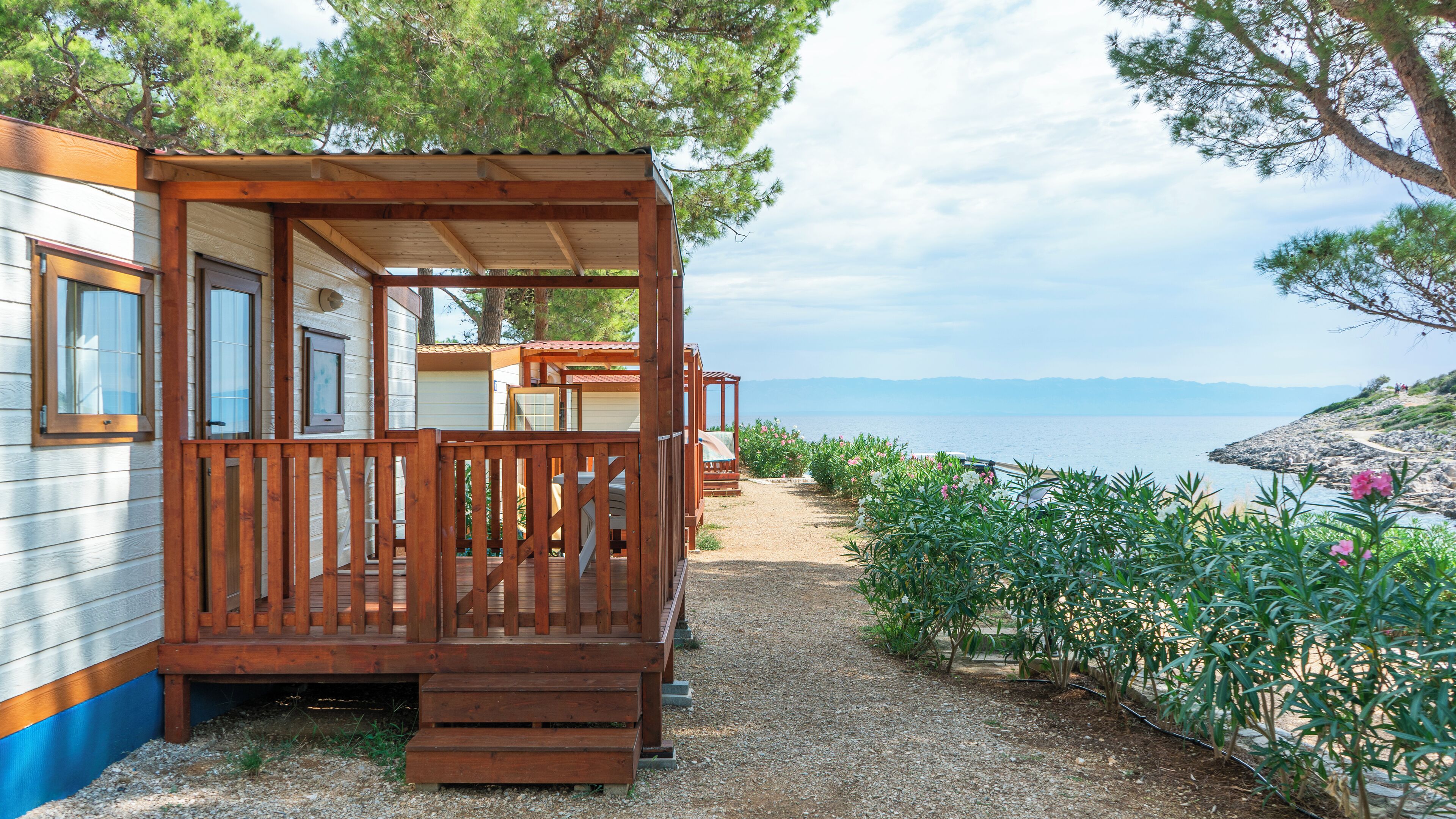 Sistema de insonorización, tabla de planchar con plancha y wifi 