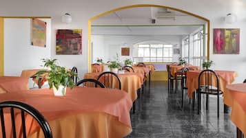 Desayuno continental incluido todos los dĂas