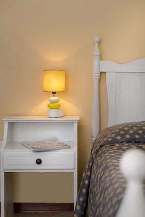 Desk, cribs/infant beds, free WiFi, bed sheets - La Perla (Tropea)