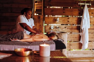 Couples treatment rooms, hot tub, steam room, body treatments