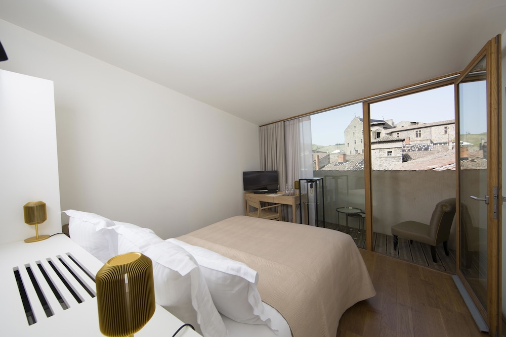 Hôtel de la Villeon by null