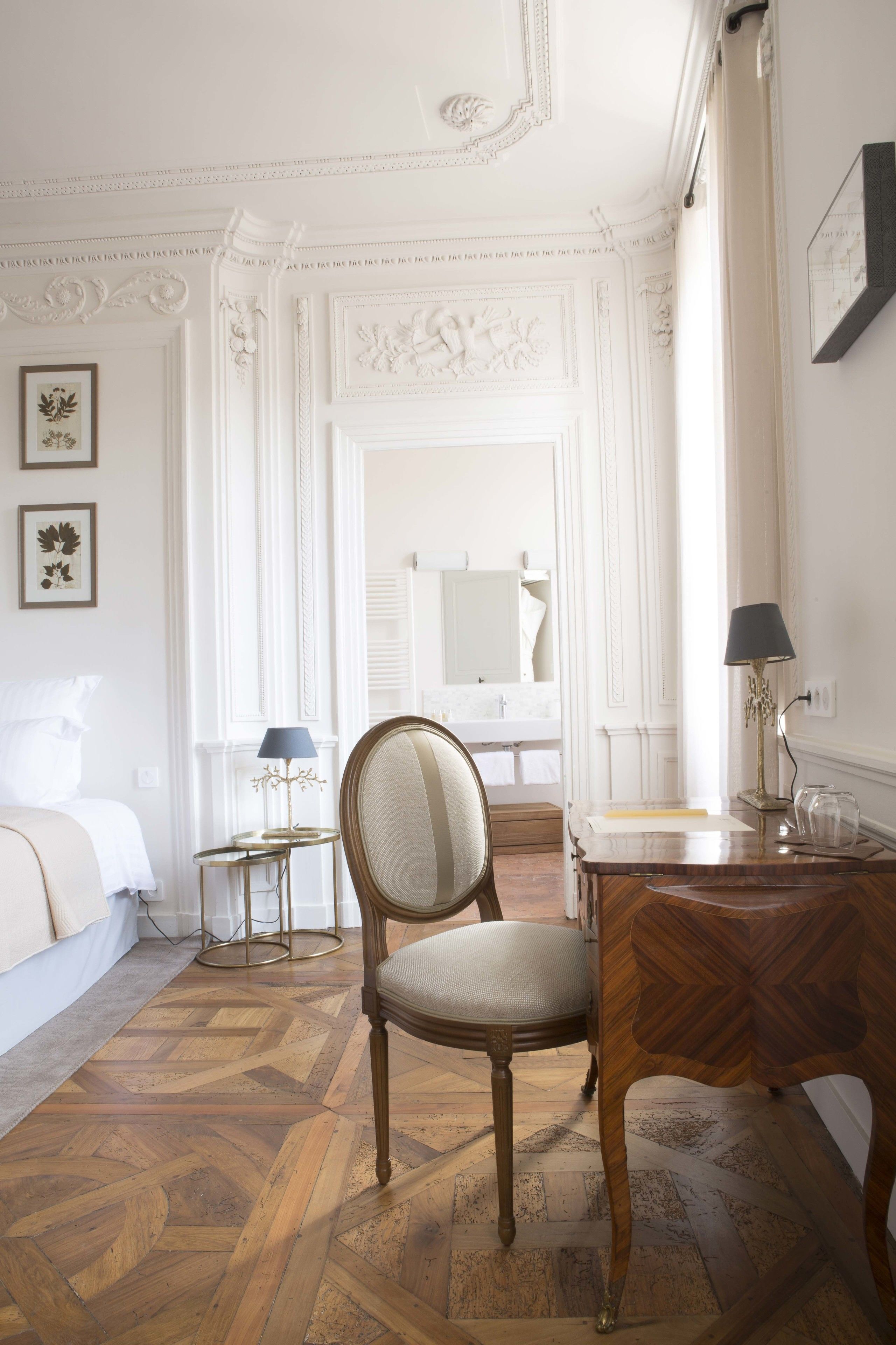 Signature tweepersoonskamer (Prestige) | Luxe beddengoed, een kluis op de kamer, een bureau, gratis wifi