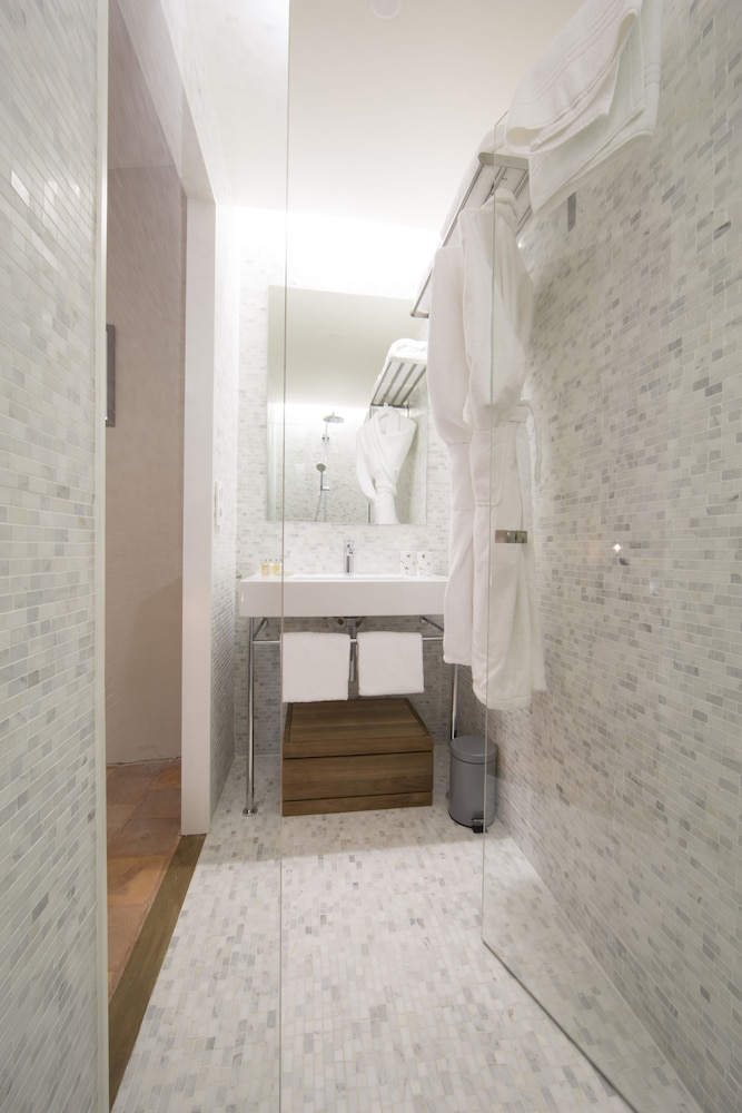 Hôtel de la Villeon by null