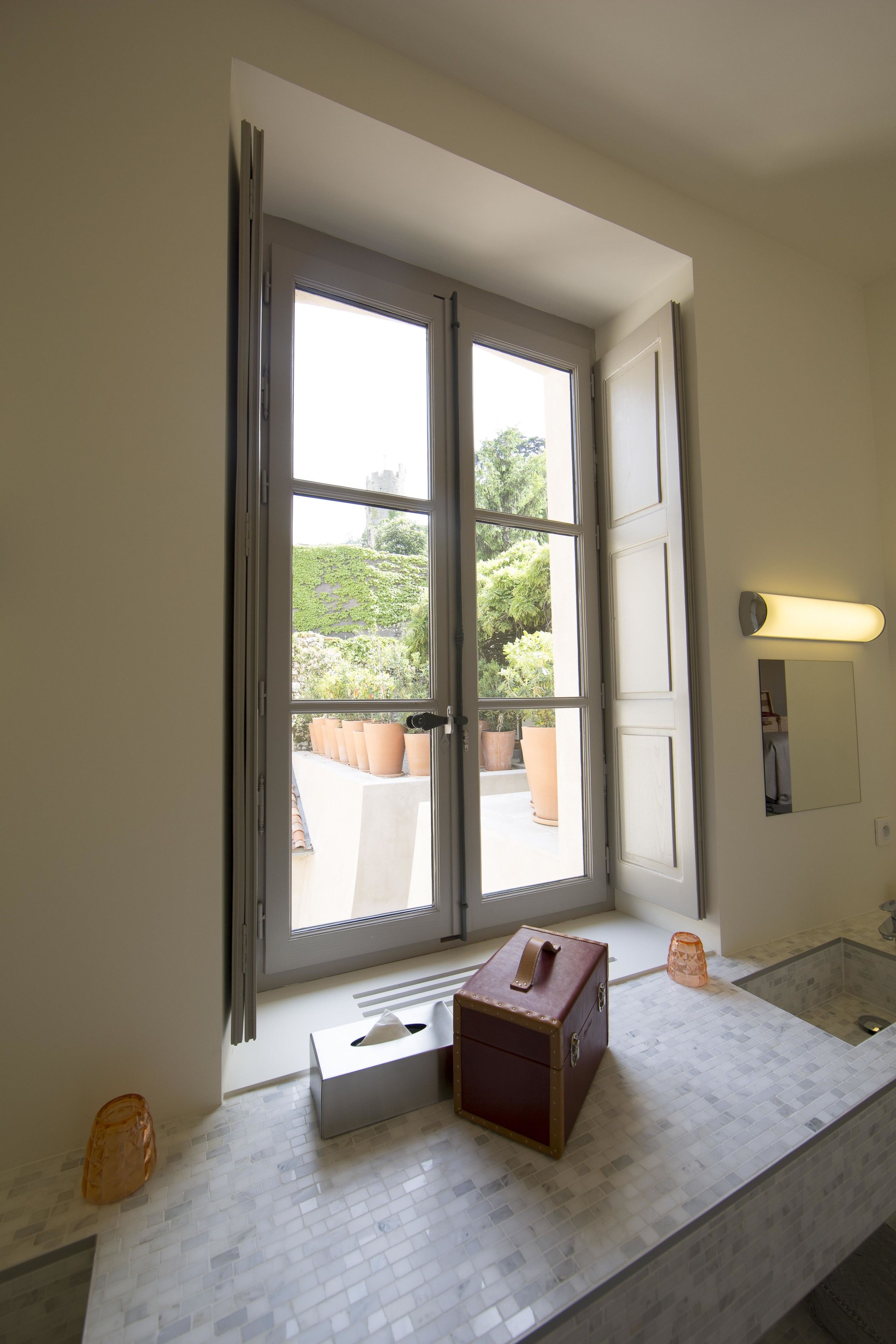 suite, terrace | bathroom | free toiletries, hair dryer, slippers, towels