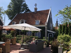 Habitación doble, tina | Terraza o patio