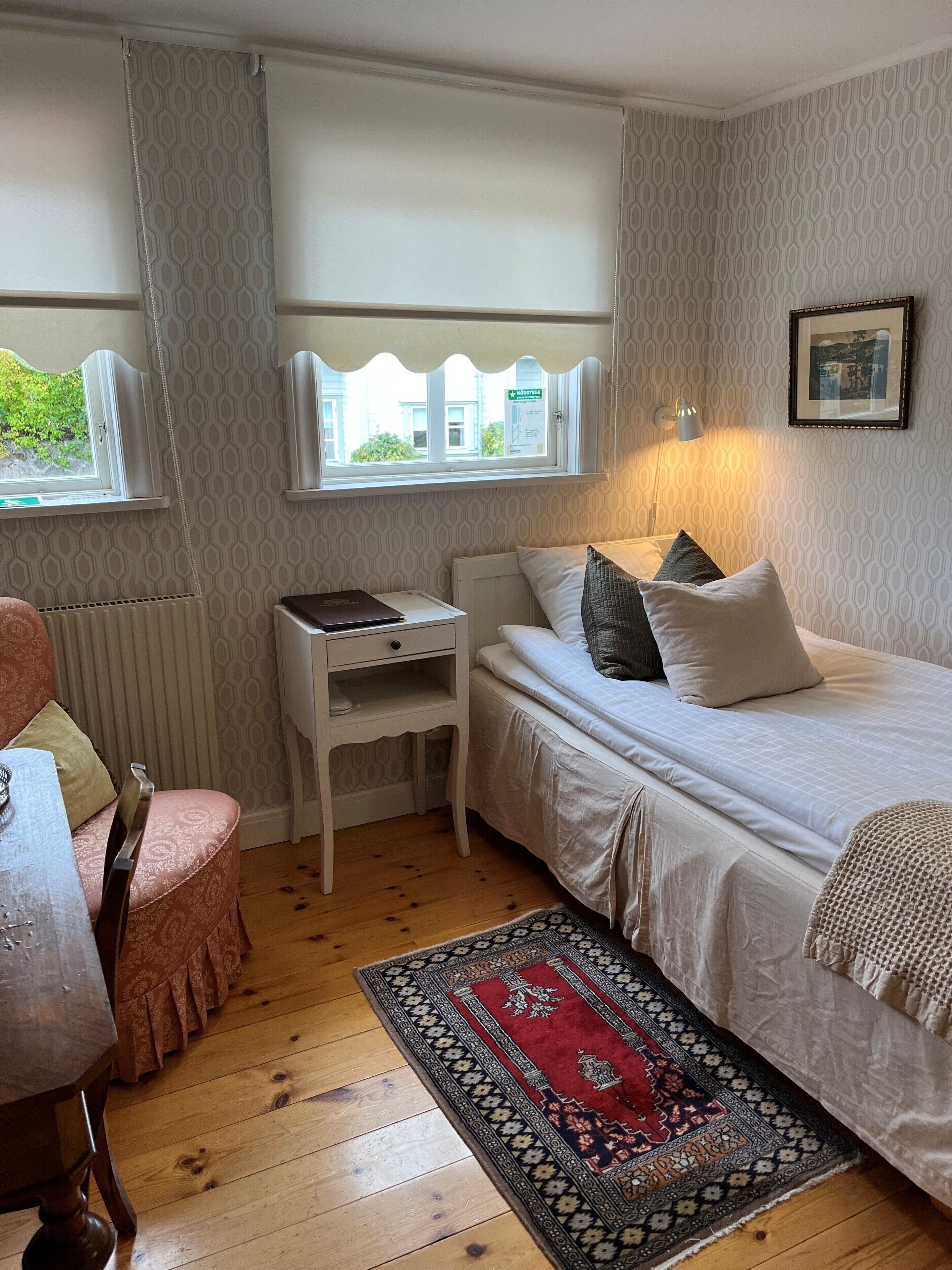 Basic Single Room, Shared Bathroom | Individually decorated, desk, iron/ironing board, free WiFi