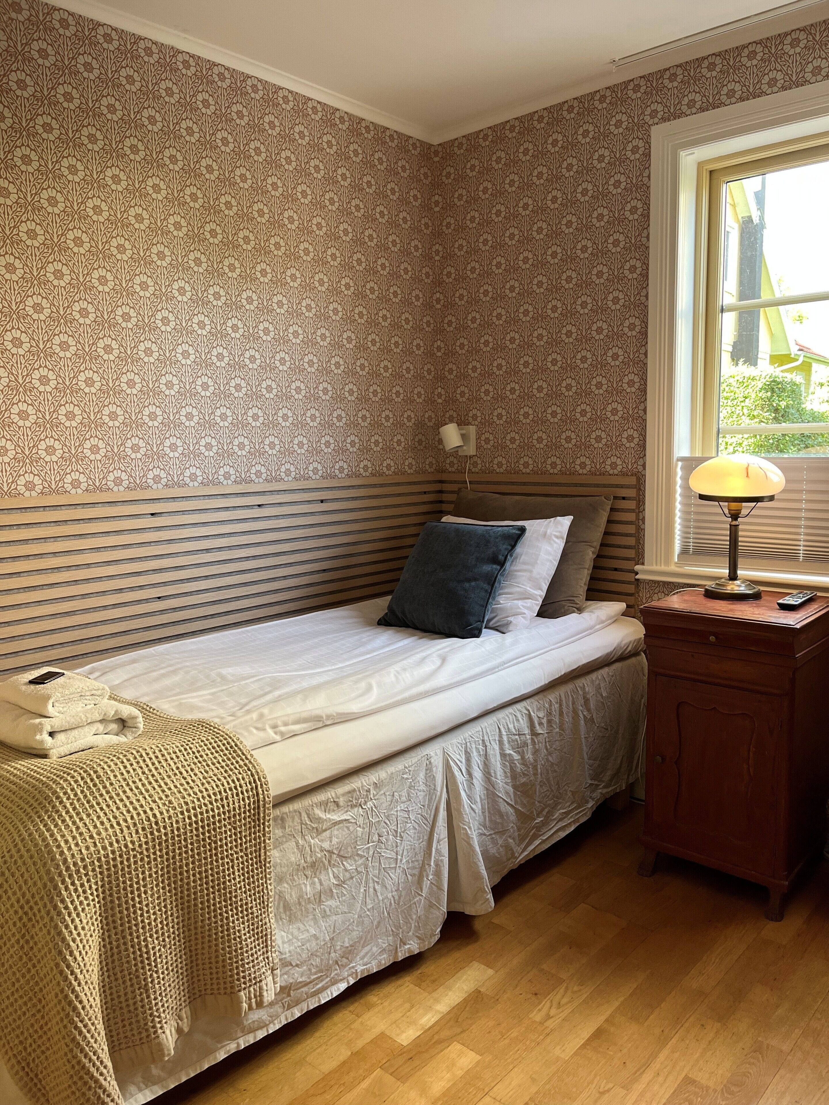 Standard Single Room | Individually decorated, desk, iron/ironing board, free WiFi