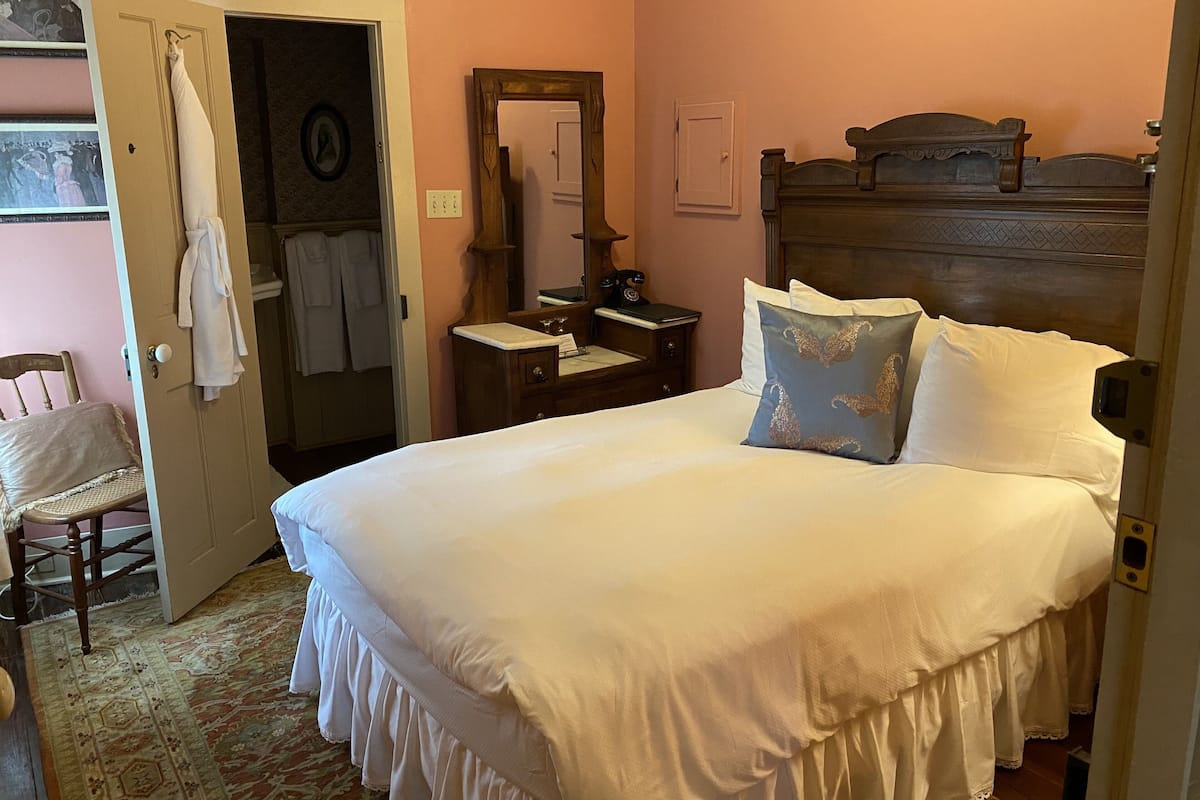 Standard-Doppelzimmer, 1 Doppelbett (Mathilde) | 1 Schlafzimmer, italienische Bettbezüge von Frette
