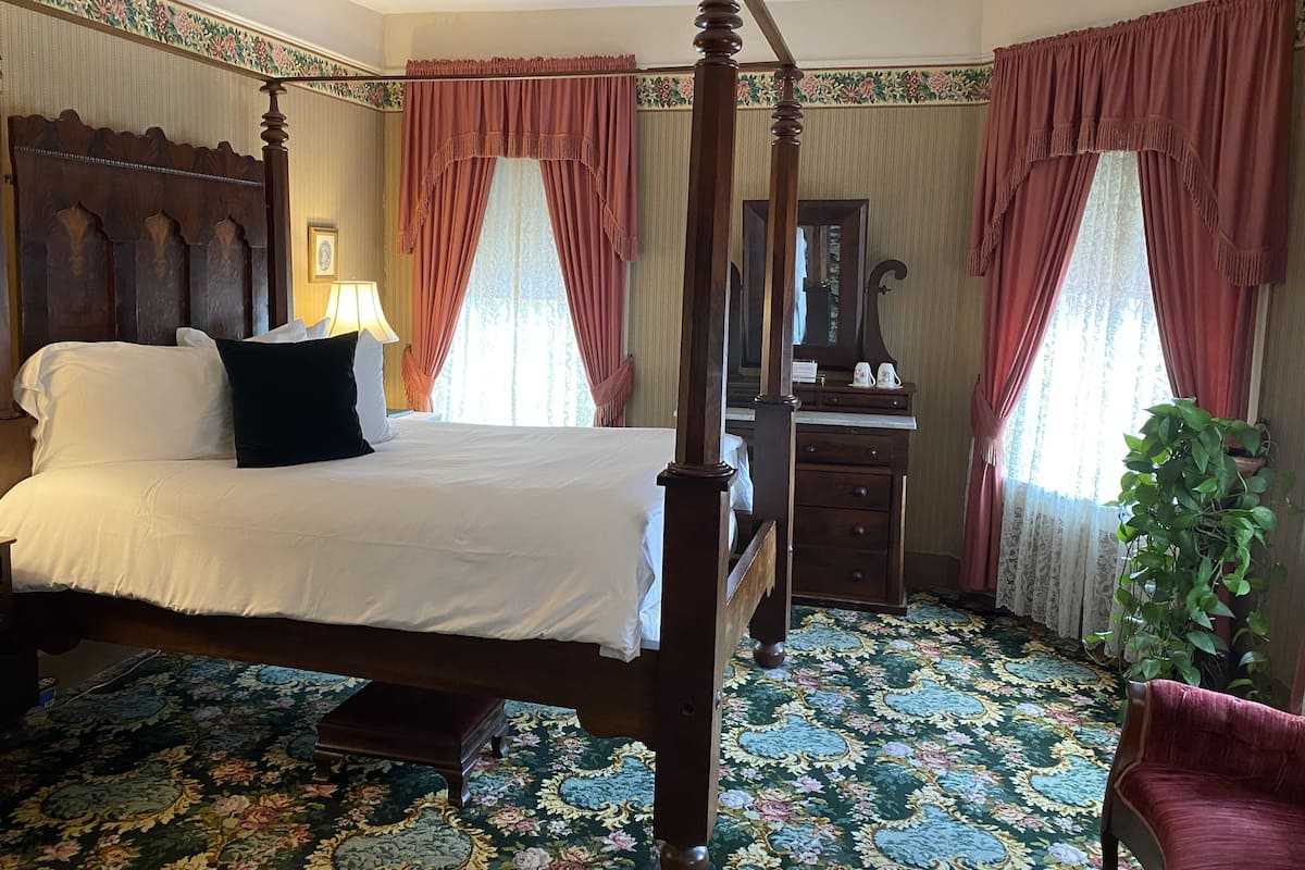 Deluxe-Zimmer, 1 Queen-Bett (Rose) | 1 Schlafzimmer, italienische Bettbezüge von Frette