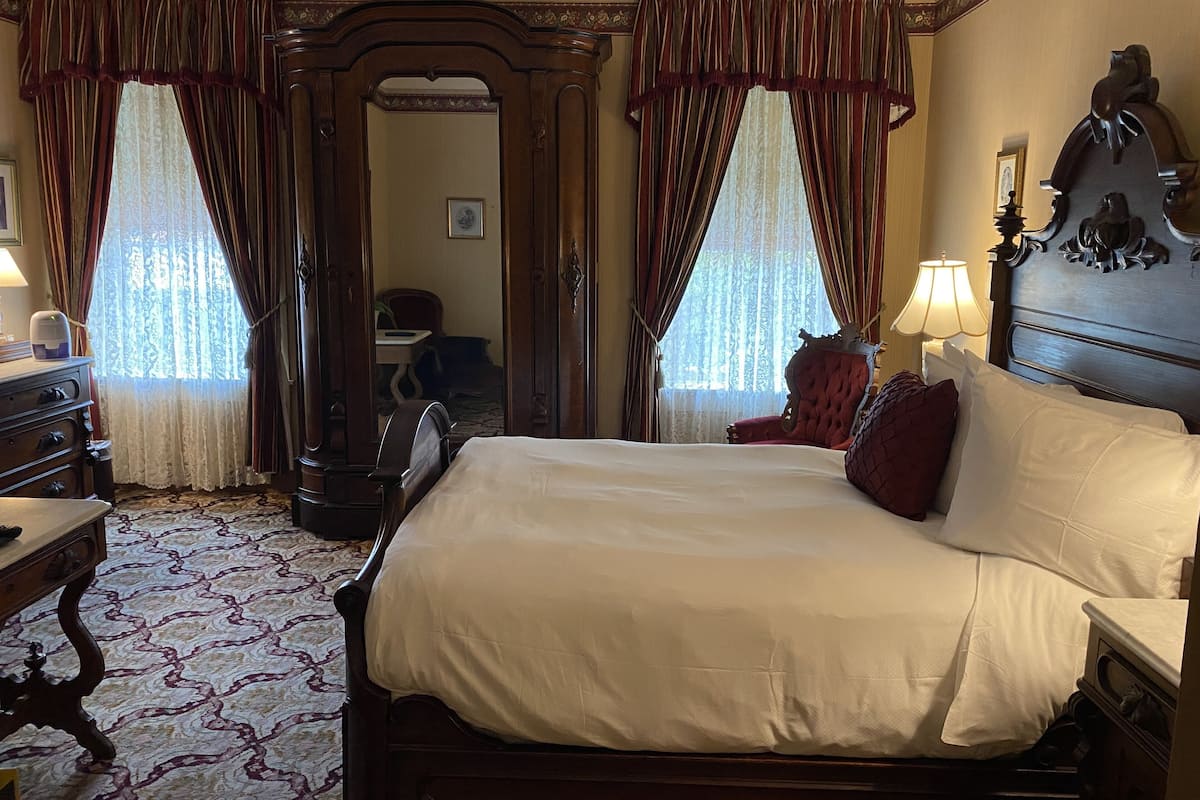 Deluxe-Zimmer, 1 Doppelbett (Byron) | 1 Schlafzimmer, italienische Bettbezüge von Frette