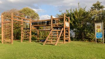 Children’s play area – outdoor