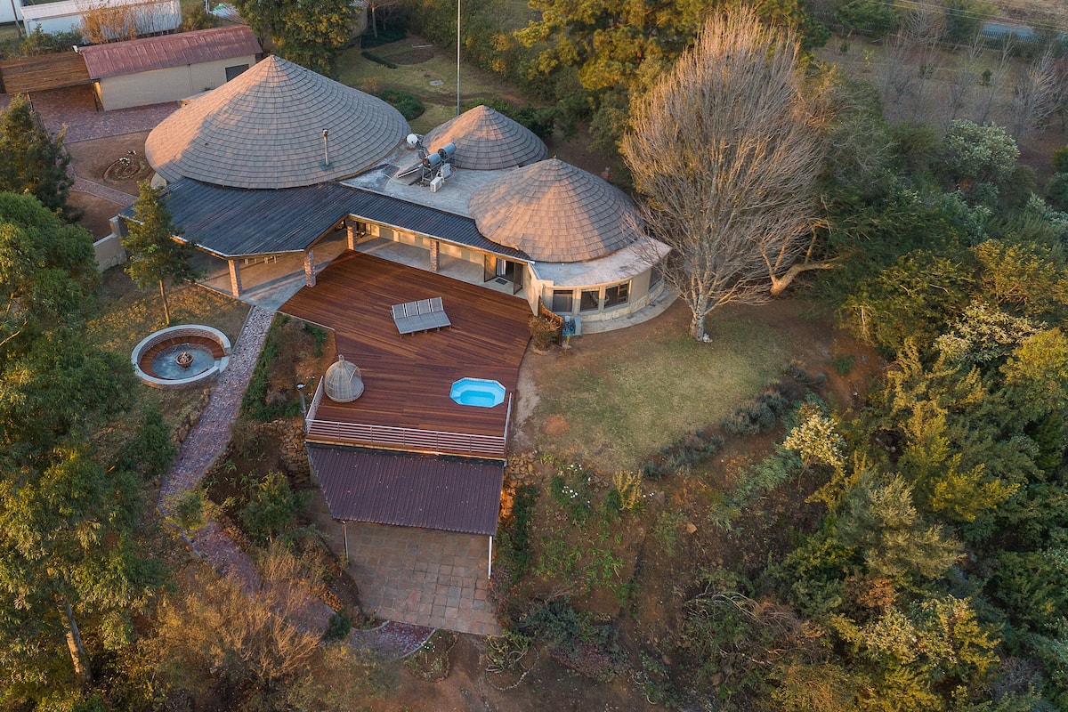Five Bedroom Manor with Splash Pool | Terrasse/Patio