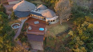 Five Bedroom Manor with Splash Pool | Terrace/patio