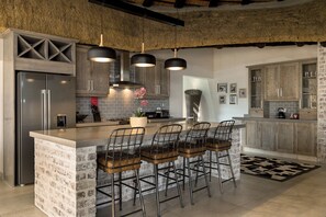 Five Bedroom Manor with Splash Pool | Private kitchen