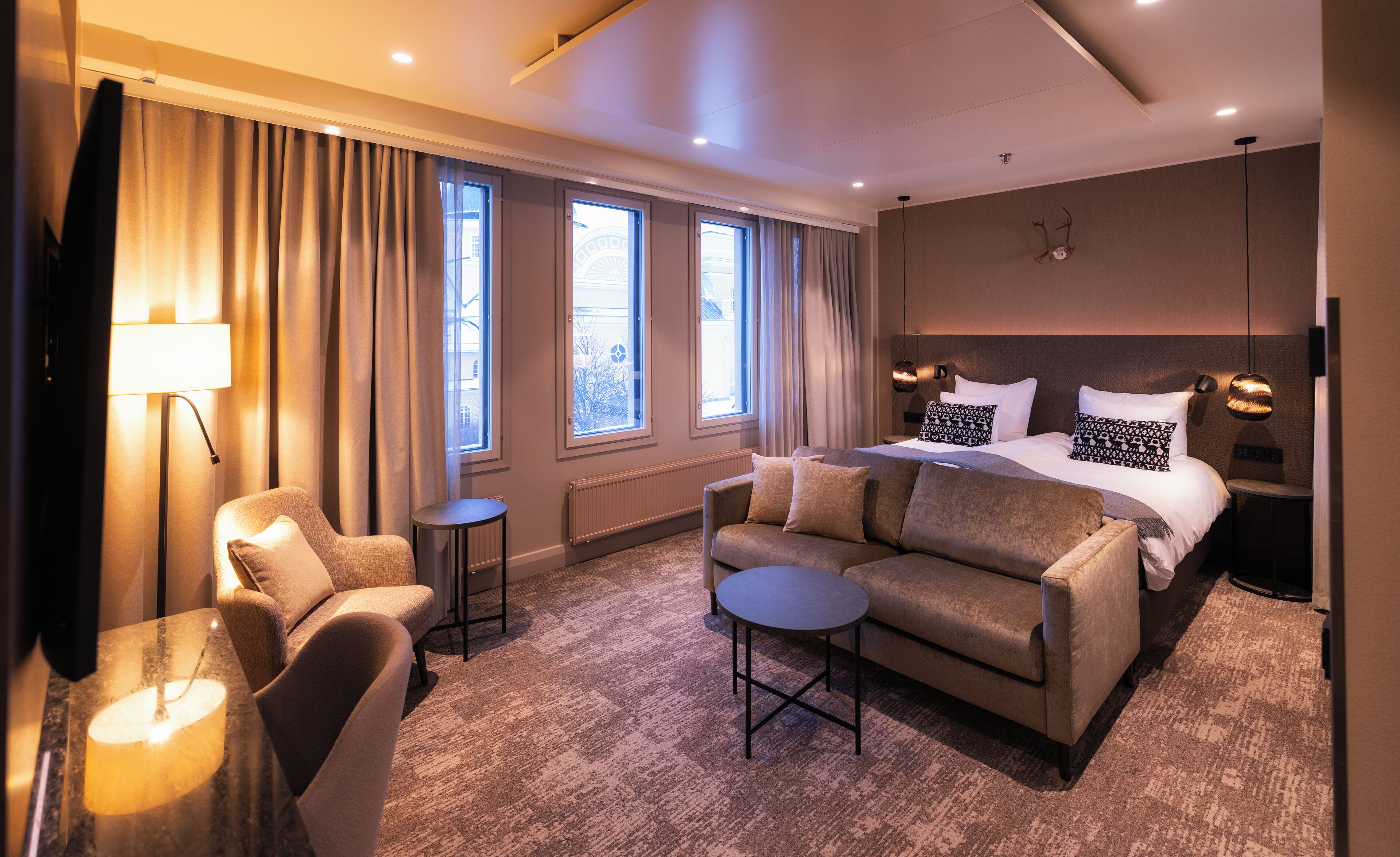 Ropa de cama de alta calidad, colchones viscoelásticos, caja fuerte