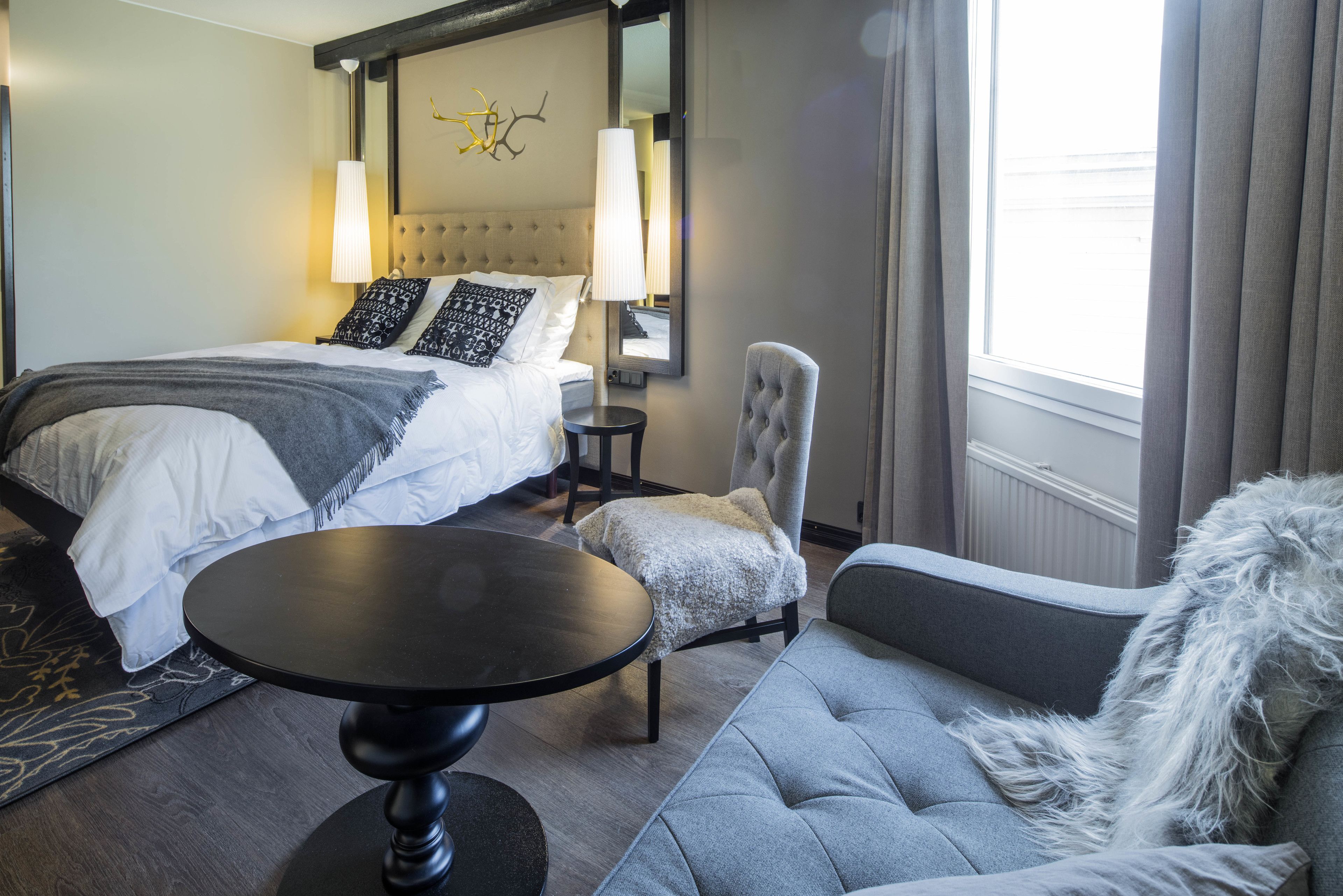 northern premium king | premium bedding, memory-foam beds, in-room safe, desk