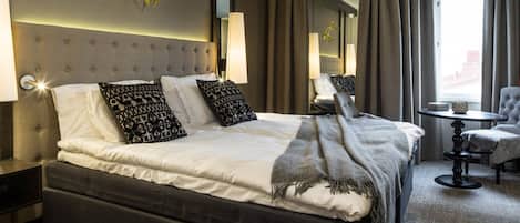 Northern Comfort Queen | Hochwertige Bettwaren, Betten mit Memory-Foam-Matratzen, Zimmersafe