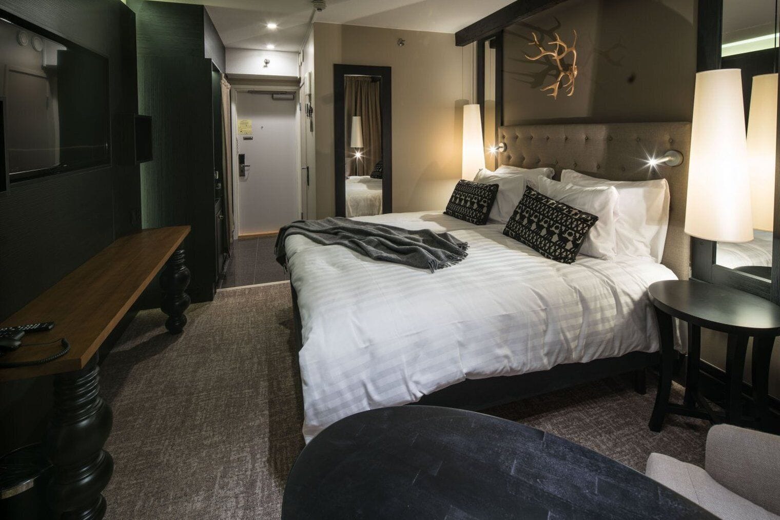 premium bedding, memory-foam beds, in-room safe, desk