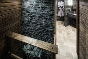 Lapland Suite | Premium bedding, memory foam beds, in-room safe, desk