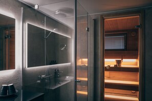 Lapland Suite | Bathroom | Towels