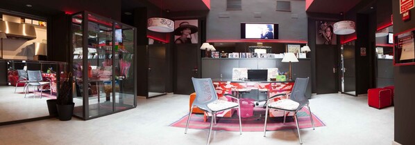 Reception - Hostel Ritual Alameda Sevilla (Seville)