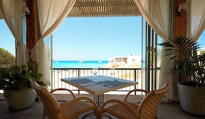2 restaurants; breakfast, lunch and dinner served  - Insotel Club Tarida Playa (Sant Josep de sa Talaia)