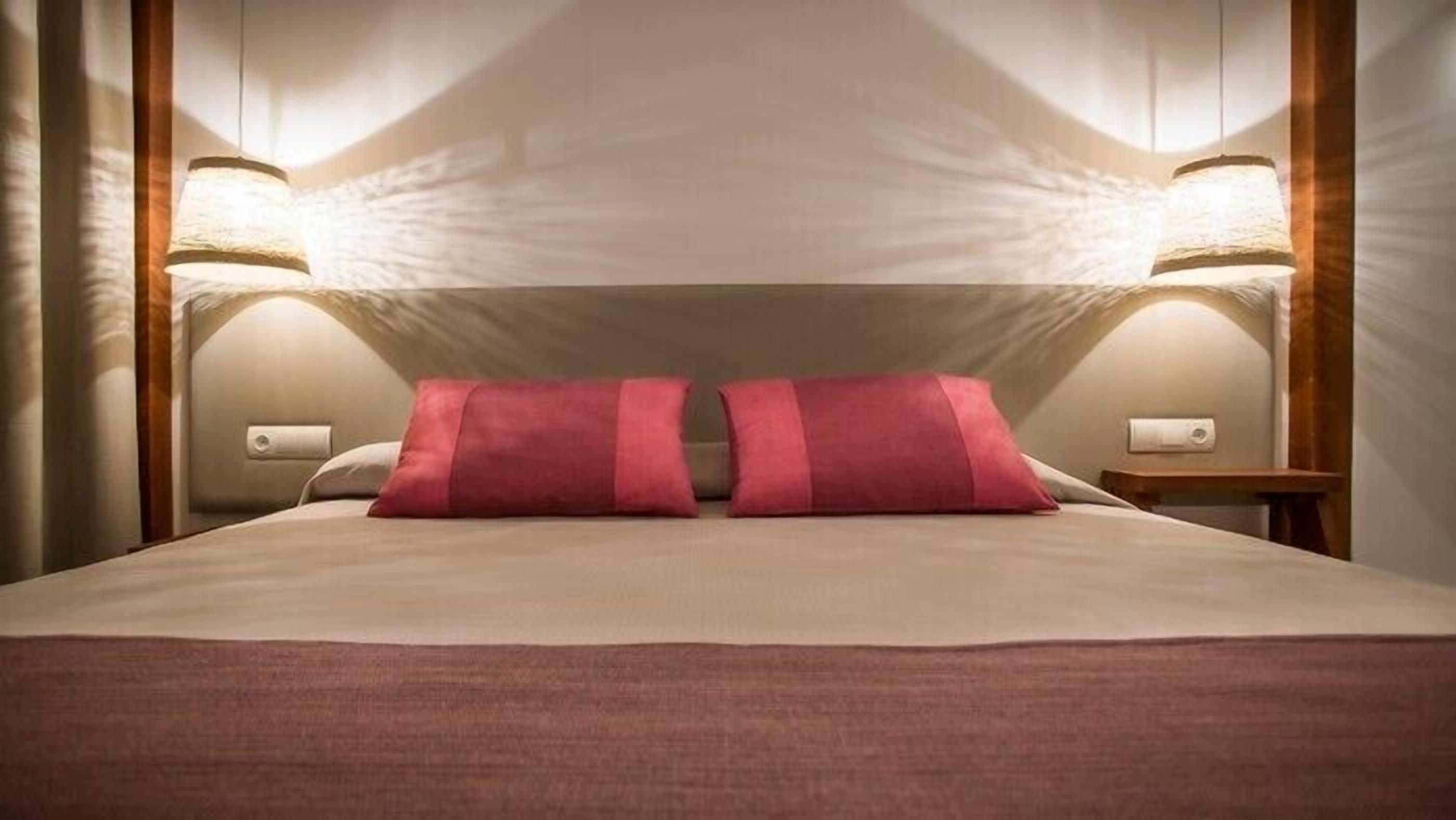 1 bedroom, laptop workspace, blackout curtains, free wifi