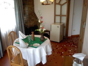 Couples’ dining