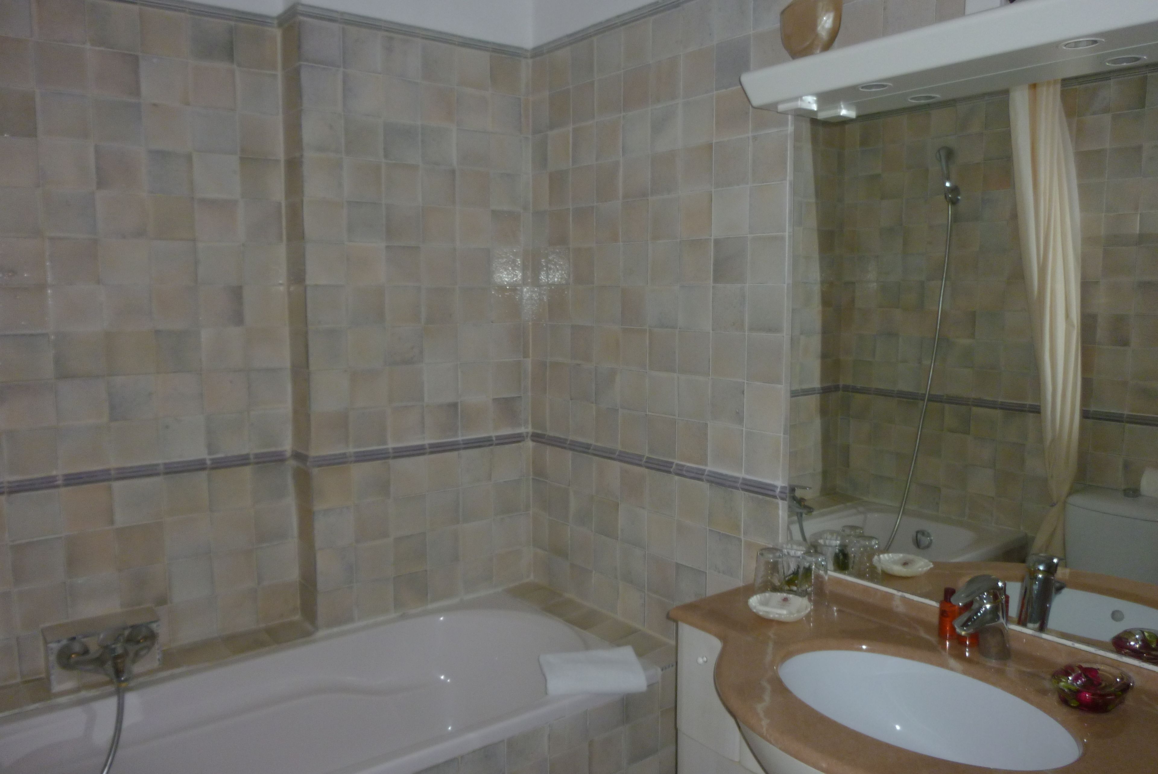triple room, sea view | bathroom | free toiletries, hair dryer, towels