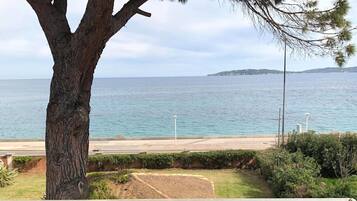 Luxury Double Room, Sea View | Minibar, soundproofing, cots/infant beds, rollaway beds