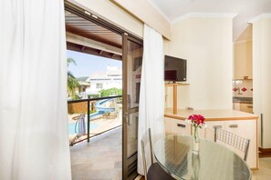 Apartment (10) | Minibar, blackout drapes, free WiFi - Pousada Lozalti (Florianópolis)