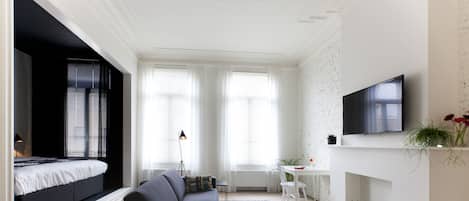 Deluxe Suite | 1 bedroom, premium bedding, down comforters, Select Comfort beds