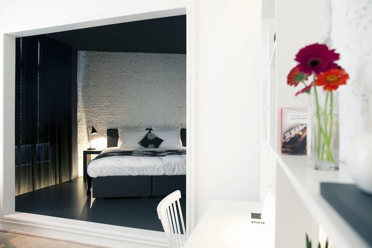 Superior Suite | 1 bedroom, premium bedding, down comforters, Select Comfort beds