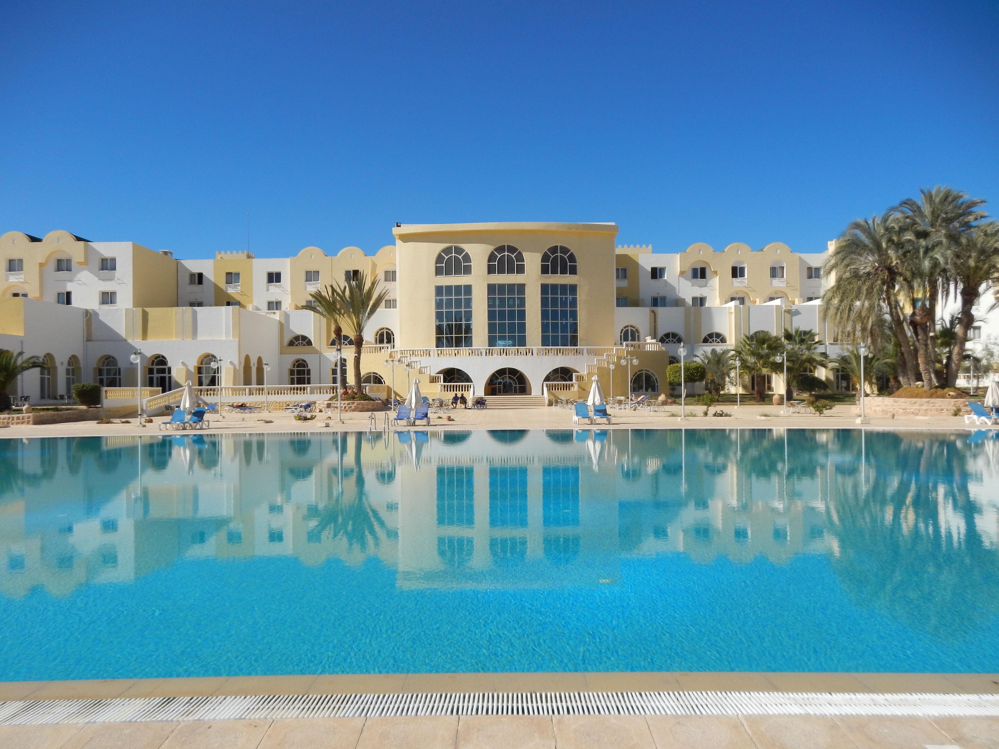 حمام سباحة