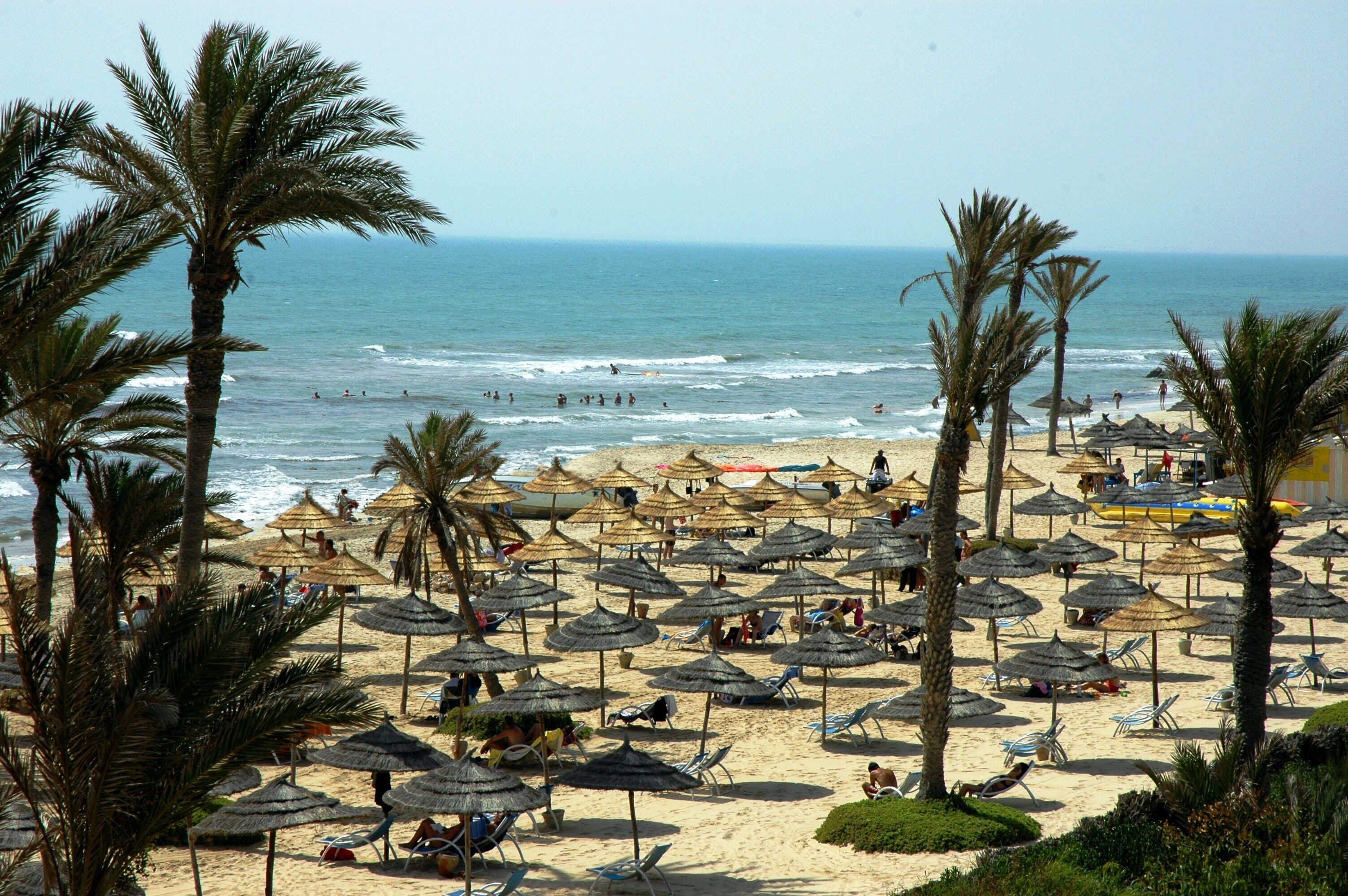 Private beach, windsurfing, beach volleyball, motor boating