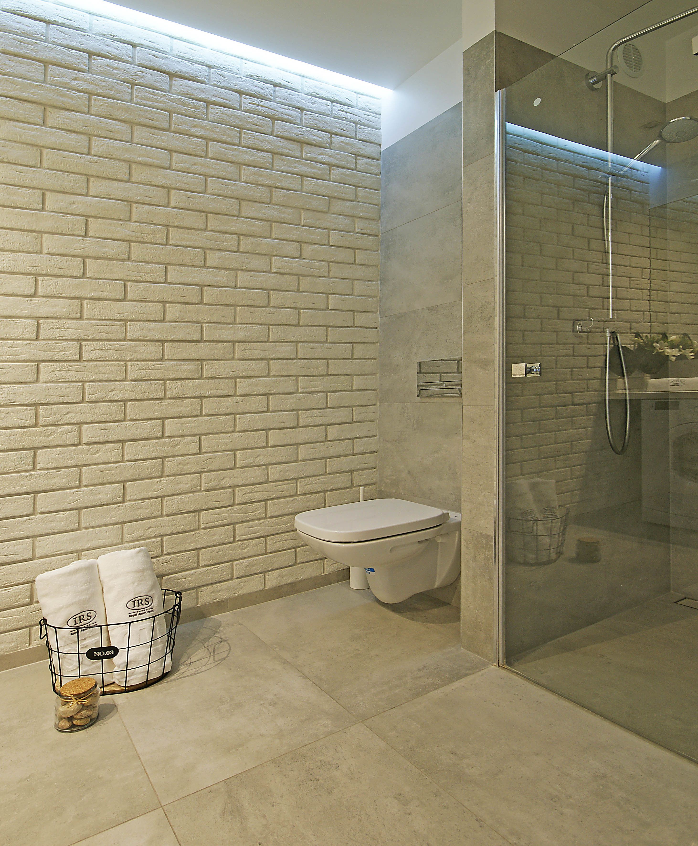 Apartment (Panorama D-Lux) | Bathroom | Hair dryer (on request), towels, toilet paper