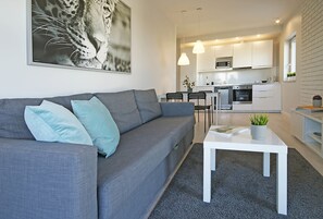 Huoneisto (Panorama D-Lux) | 1 makuuhuone, ylelliset vuodevaatteet, tallelokero huoneessa